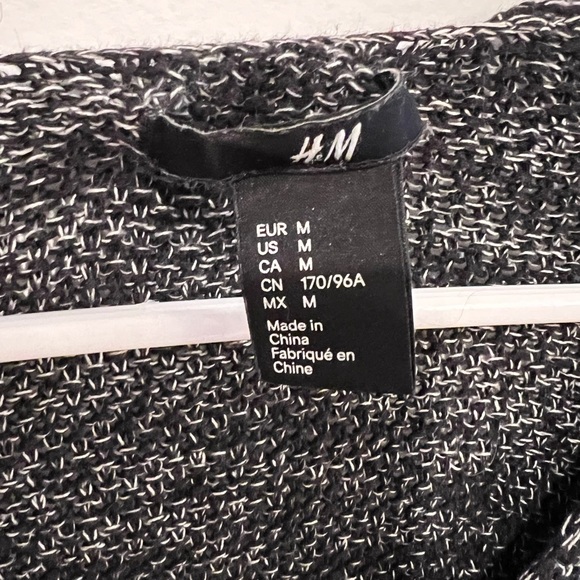 Black and white oversized sweater - Picture 2 of 2